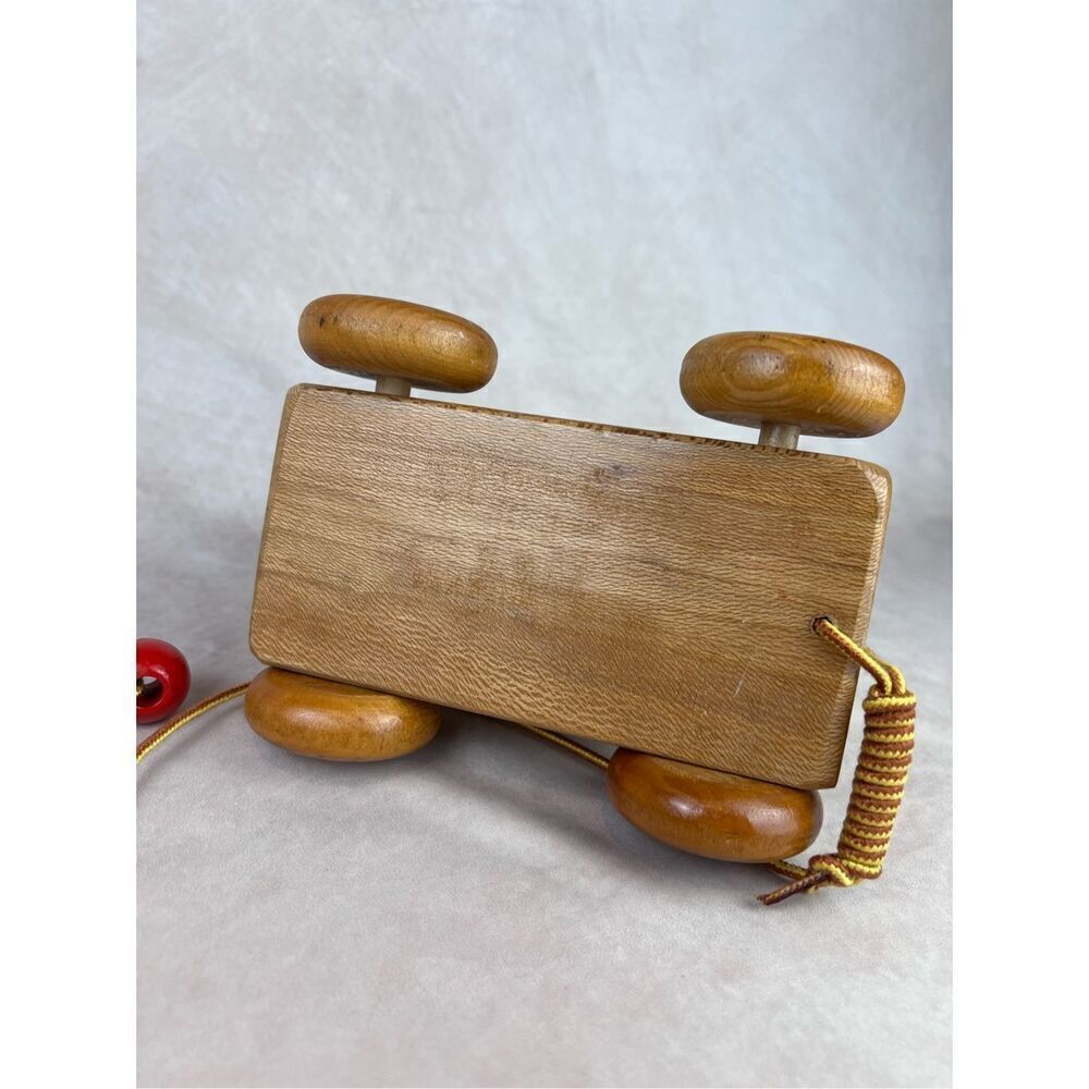 Vintage Wooden Whale Kids Pull Toy Come Along 1990s Montessori - Picture 8 of 8
